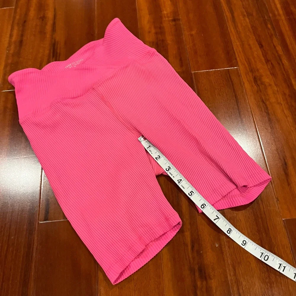 YEAR OF OURS Bike Shorts Pink‎ Ribbed Long Athleisure Activewear Size Small